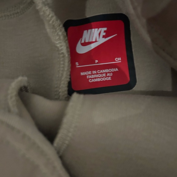 Nike tech fleece small - Picture 3 of 3